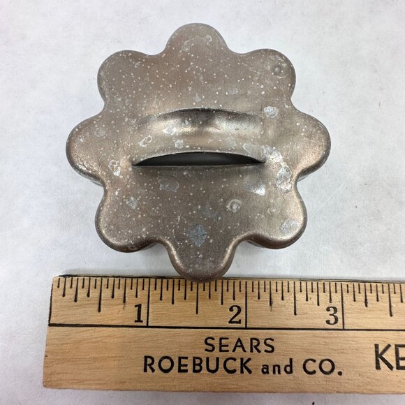 Vintage Metal Cookie Cutters With Handles Set‎ Of 8 Bell Flower Dog Bunny Turkey - Picture 6 of 9